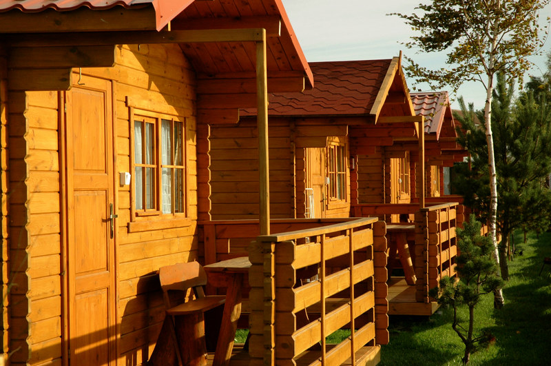 rekreačné stredisko stanové mestečko kemping celoročné vidiecke domy izby ubytovanie ubytovanie v Poľsku Baltské more Leba