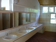 rekreačné stredisko stanové mestečko kemping celoročné vidiecke domy izby ubytovanie ubytovanie v Poľsku Baltské more Leba