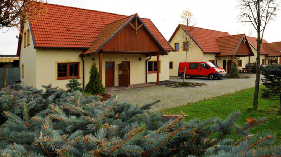 rekreačné stredisko stanové mestečko kemping celoročné vidiecke domy izby ubytovanie ubytovanie v Poľsku Baltské more Leba